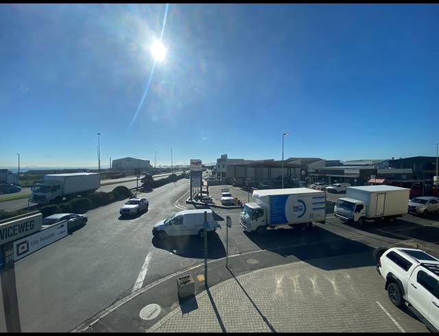 176M² OFFICE TO LET IN PAARDEN EILAND